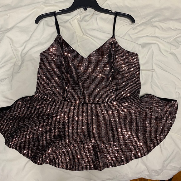 Fashion to Figure Tops - Cute peplum top